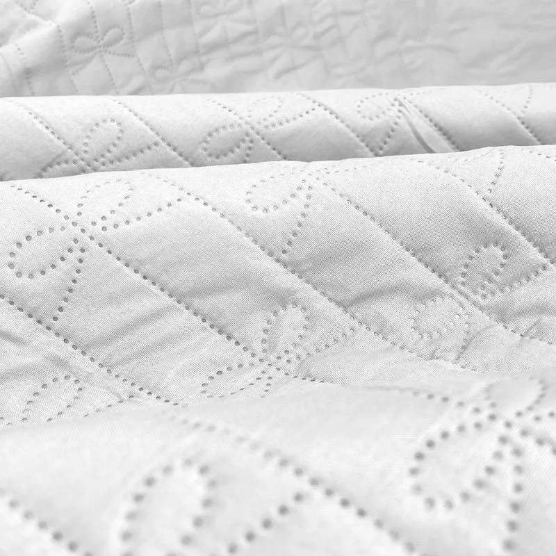 Copriletto Matrimoniale Trapuntato con Fiocchetti – Leggero ed Elegante Primavera/Estate Il Gruppone