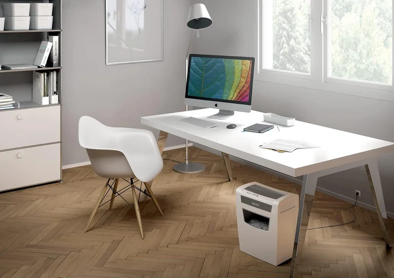 Leitz IQ Home Office Aktenvernichter, Kreuzschnitt, 10 Blatt, 23 Liter, weiss, 80091000 Querschnitt