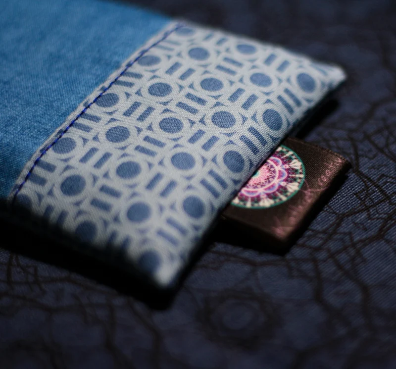 Augenkissen in Blau 🕉️ mit Amethyst & Bergkristall (AK21) Unikat