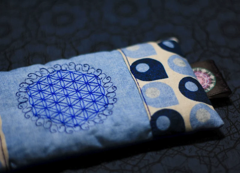 Augenkissen Blau 💙🕉️ mit Amethyst & Bergkristall (AK19) Unikat