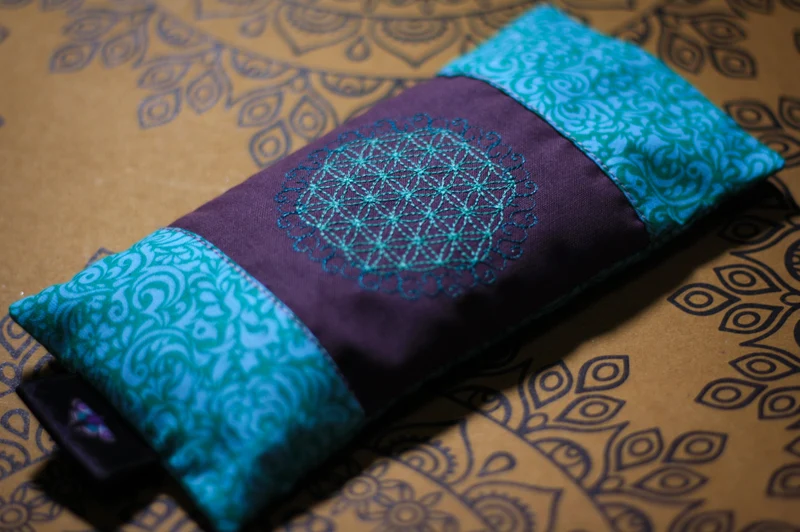 1 von 2 Augenkissen Lila, Grün, Hellblau 🕉️ mit Amethyst, Bergkristall