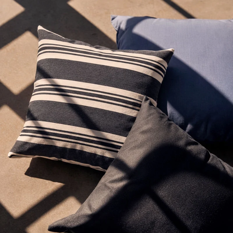 Outdoor-Kissen 50x50 - Navy gestreift