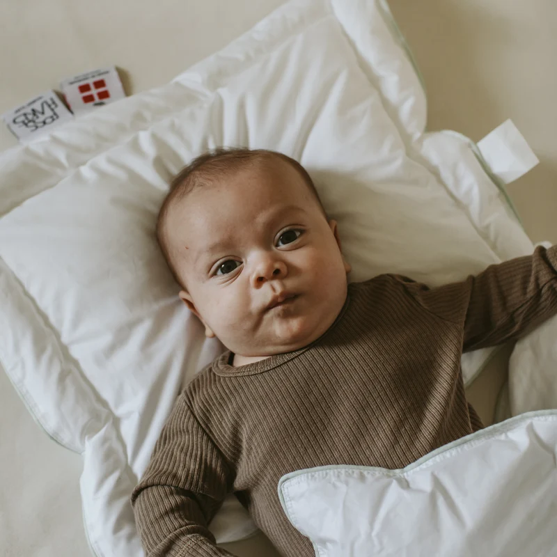 Baby-Kissen und Decke