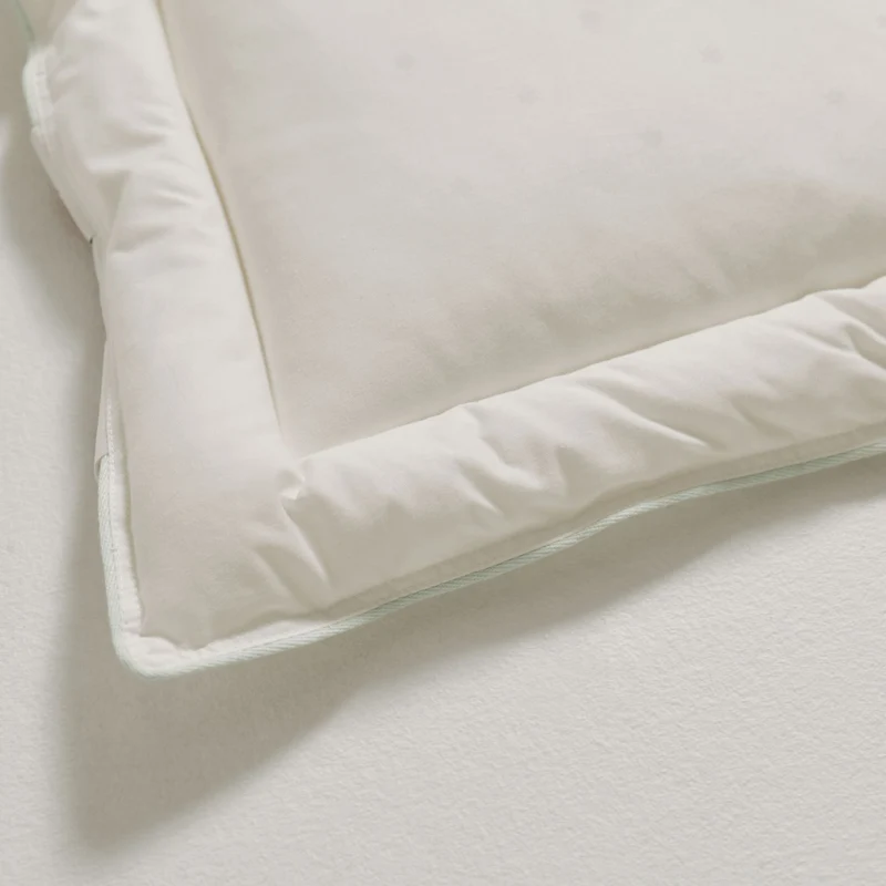 Baby-Kissen und Decke