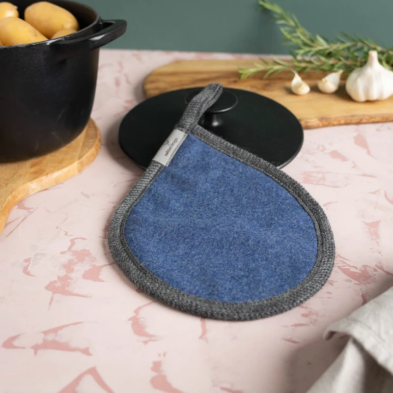 Topflappen aus 100 % Schurwolle