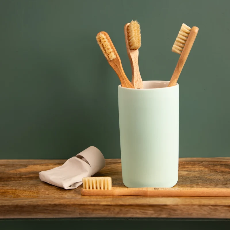 Holzzahnbürste mit Naturborsten