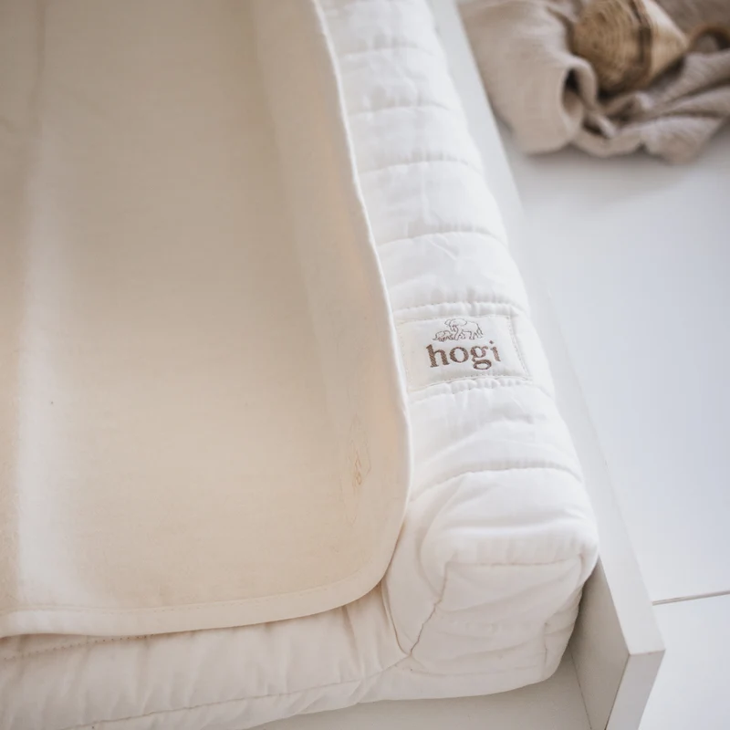 Essentials Set: Nest `natur` + Hevea Hug