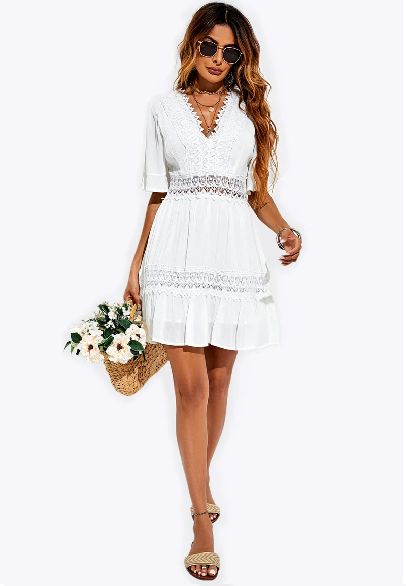 FS COLLECTION Minikleid Damen Minikleid aus Baumwolle mit V-Ausschnitt und Spitzendetails