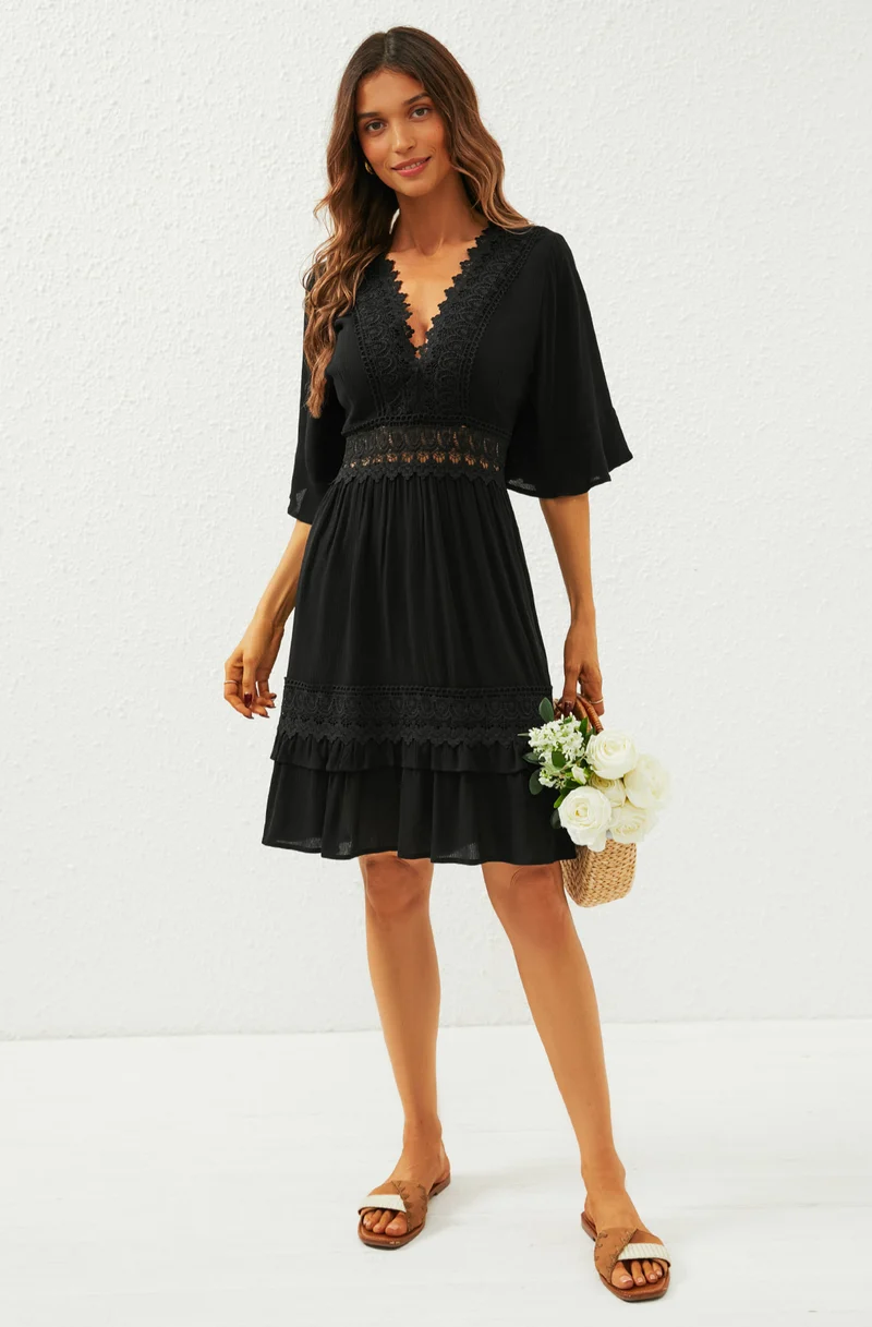 FS COLLECTION Minikleid Damen Minikleid aus Baumwolle mit V-Ausschnitt und Spitzendetails