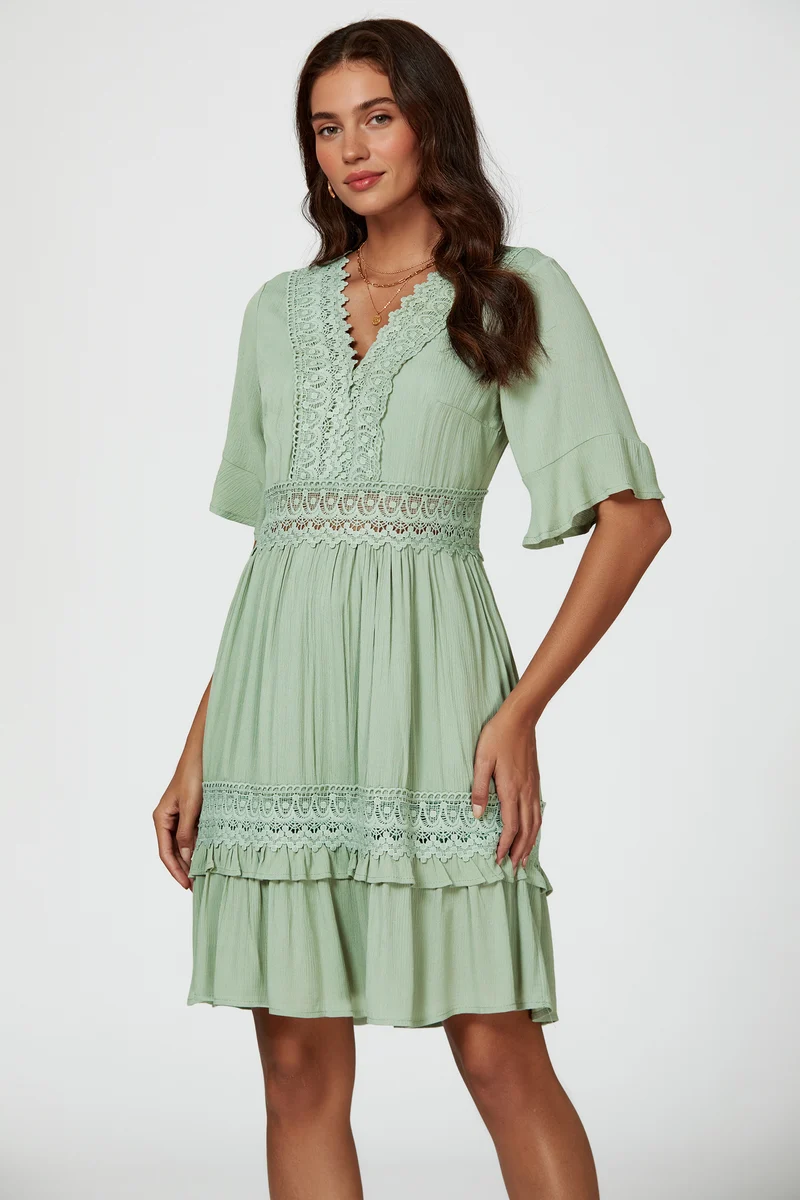 FS COLLECTION Minikleid Damen Minikleid aus Baumwolle mit V-Ausschnitt und Spitzendetails