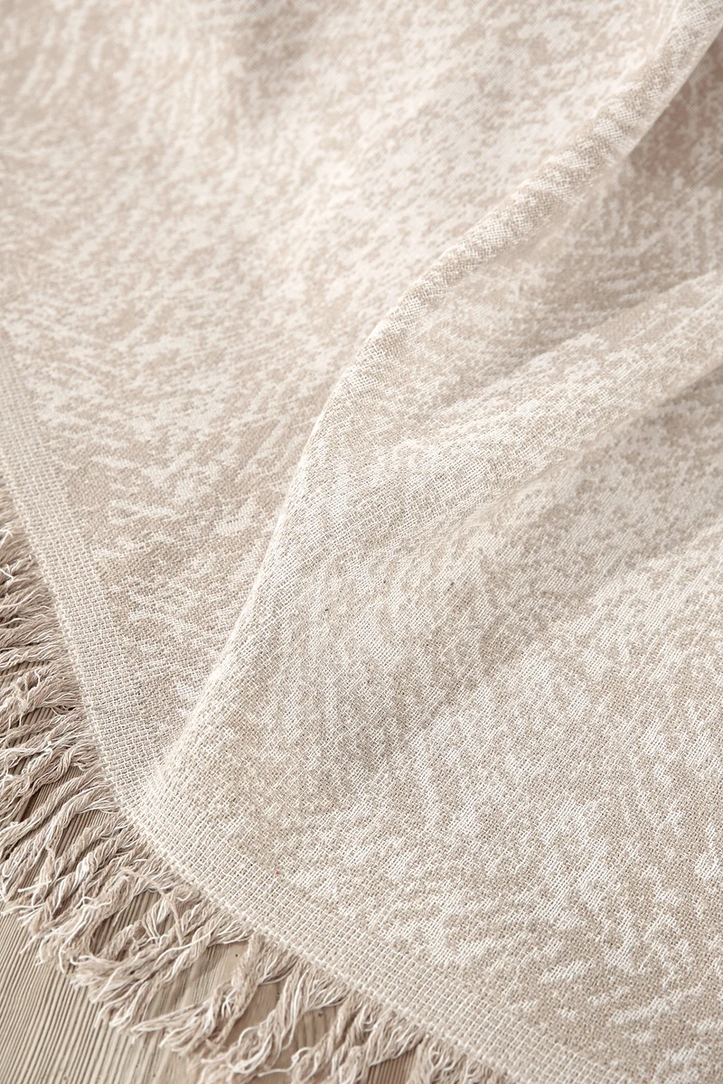 Beige Tagesdecke