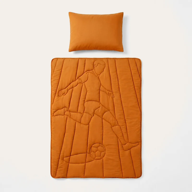 Wasbaar Kids All Season Dekbed | Voetbal Spits | Oranje | Met Kussensloop