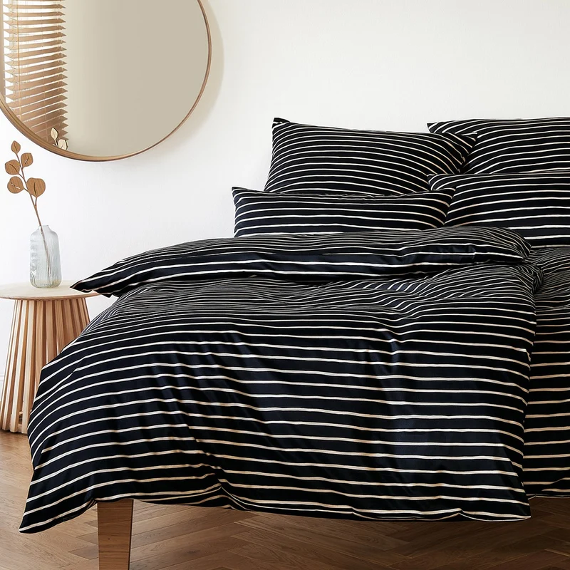Bettwäsche Mako Satin Lines Schwarz mit Streifenmuster 135 x 200 cm