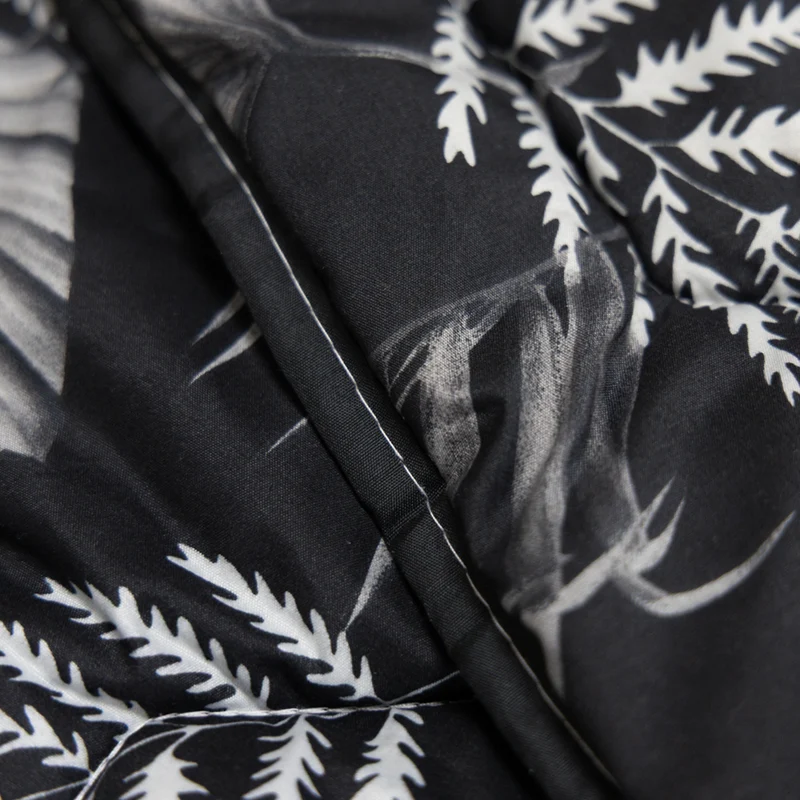 Wasbaar All Season Dekbed | Original Prints | Black Leaves | Instopstrook