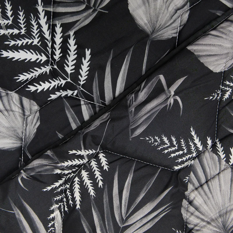 Wasbaar All Season Dekbed | Original Prints | Black Leaves | Instopstrook