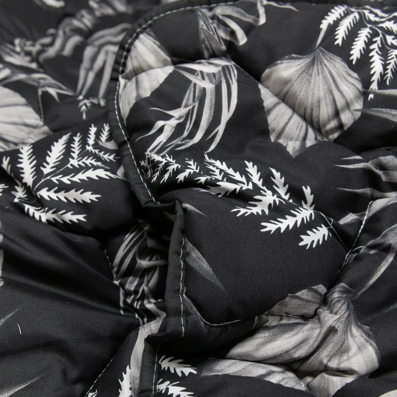 Wasbaar All Season Dekbed | Original Prints | Black Leaves
