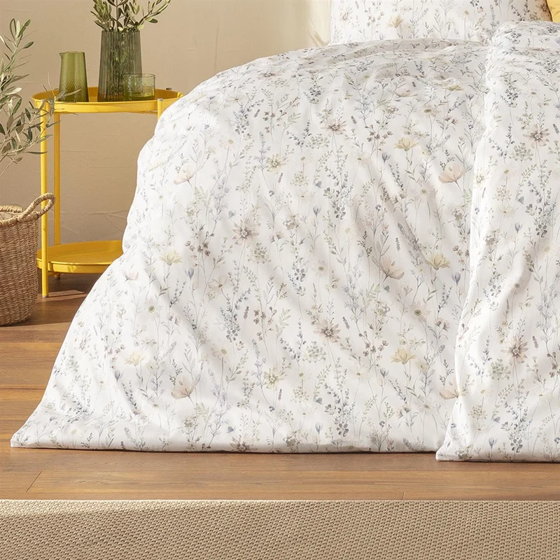 Bettwäsche Mako Satin Celeste Natur mit floralem Muster 135 x 200 cm