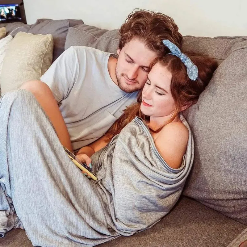 Premium cooling blanket: experience refreshing, cool sleep on warm nights