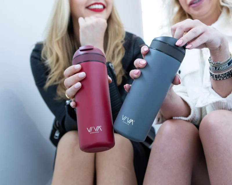 VIVA Recharge Teeflasche mit Sieb, Edelstahl isoliert, 470 ml, Cranberry | Doppelwandig isolierter E