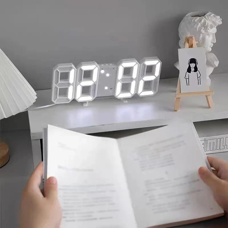 CHRONORQ – Leuchtende 3D-Digitaluhr mit Sprachsteuerung und lautlosem Alarm