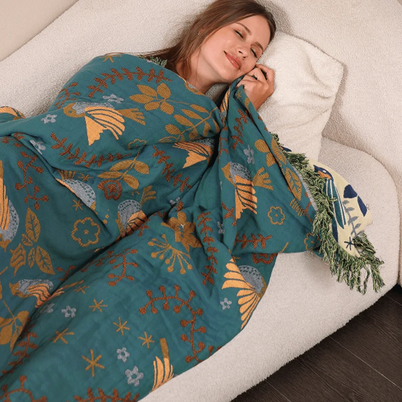 WINGTIDE – Skandinavische Wendedecke aus 100 % Baumwolle mit Vogel- und Blumenmotiv