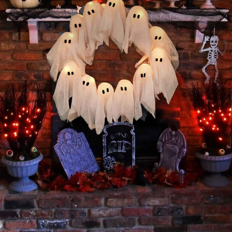 GruselGlow Kranz – Leuchtende Geister für stimmungsvolle Halloween-Dekoration