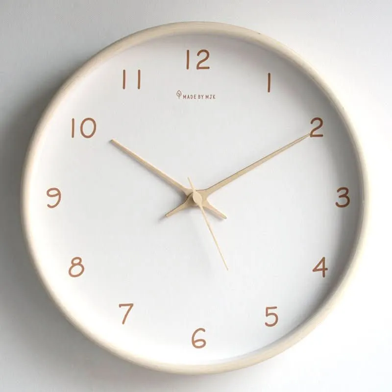 Zeitsicht – Analoge Holzwanduhr Mit Geräuschlosem Uhrwerk