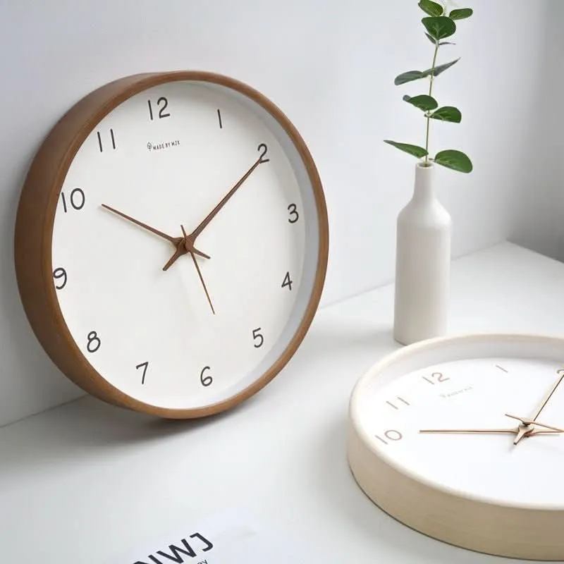 Zeitsicht – Analoge Holzwanduhr Mit Geräuschlosem Uhrwerk