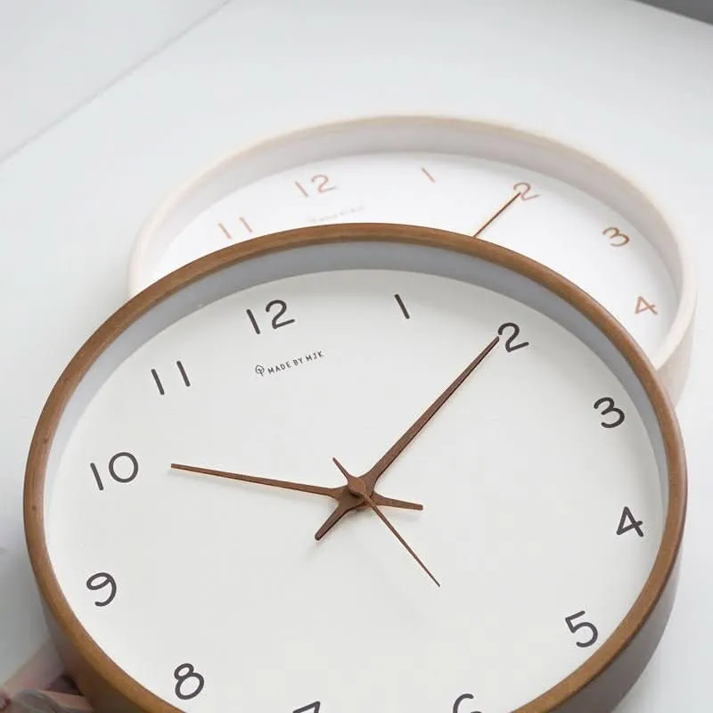 Zeitsicht – Analoge Holzwanduhr Mit Geräuschlosem Uhrwerk