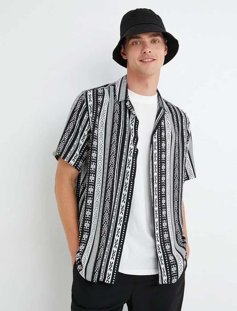 Koton Herren Short Sleeve Shirt Turndown Neck Ethnic Print Detailed Hemd M Schwarzes Muster (9d9), M