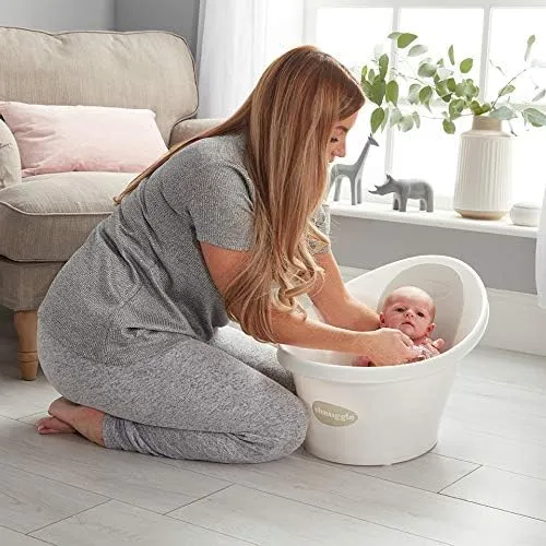 Shnuugg Badewanne für Neugeborene bis 12 Monate mit Stöpsel am Boden, weiss mit grauer Rückenlehne –