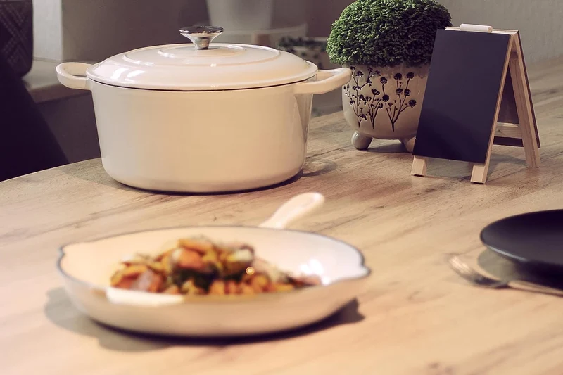ECHTWERK Bratpfanne aus Gusseisen mit Emaille-Beschichtung, Gusseisenpfanne, Ofenpfanne mit zwei Gri