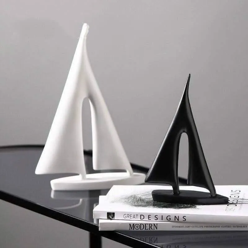 LORIANA Elegante Küstenkunst Harz-Segelboot-Skulptur Weiß Schwarz