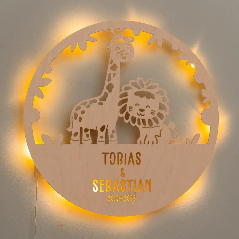 LAUBLUST Nachtlicht Kinderzimmer Personalisiert - Löwe & Giraffe - 30x0,4 cm - Natur - Wandlampe für