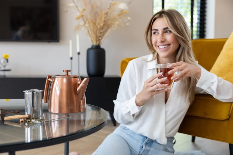 Vaja Trends Teekanne, 1L Doppelwandig Aus Rose Edelstahl Mit Siebeinsatz, Mit Stövchen, Tea Maker, T