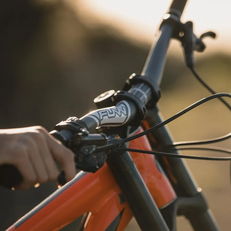 Funn Kingpin Manubrio Mountain Bike con Morsetto 35mm e Larghezza 785mm, Manubrio Rialzato Resistent